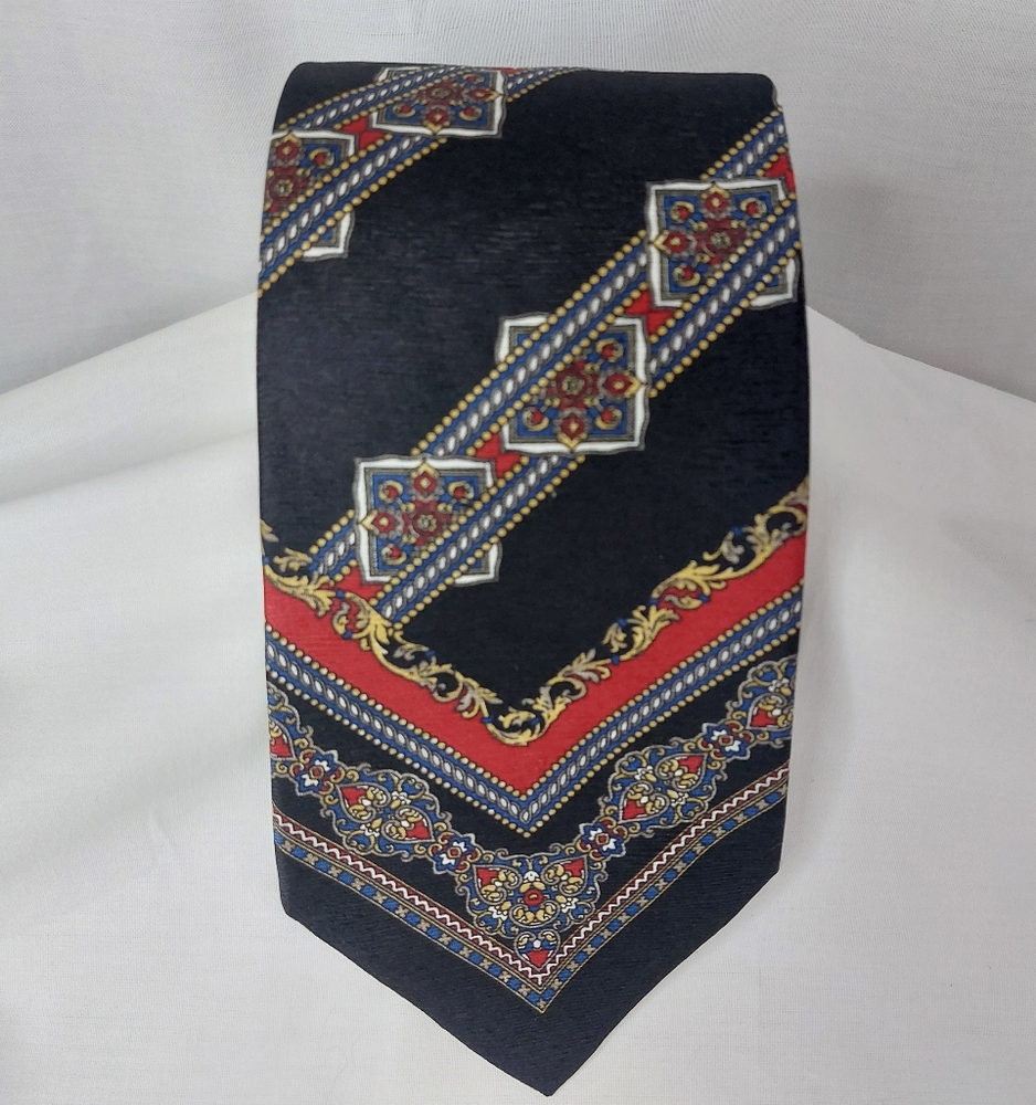 Oscar De La‎ Renta Mens Silk Tie Black Red Geometric Necktie Made in USA 57"x4"
